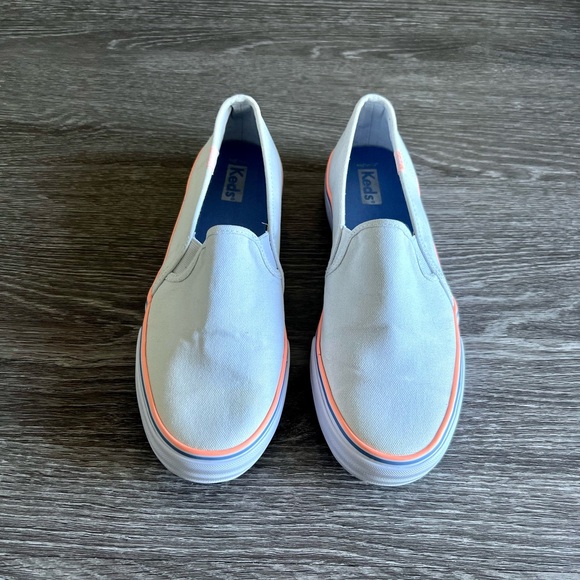 Keds / Women’s / Size 9 / White w/ Orange + Blue Trims - Picture 2 of 7